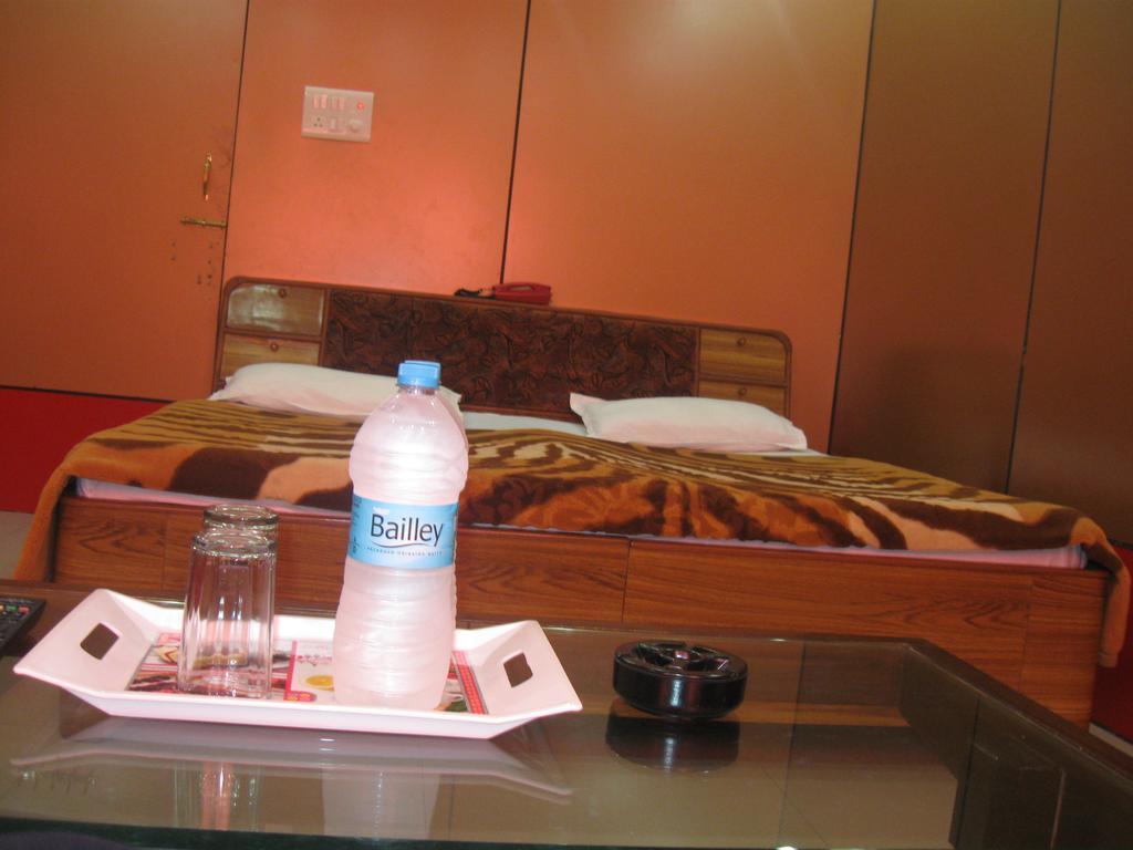 Hotel Shiv Ganga Rishīkesh Zimmer foto